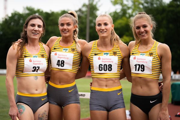 Karolina Pahlitzsch (LG Nord Berlin), Alica Schmidt (SCC Berlin), Corinna Schwab (LAC Erdgas Chemnitz), Luna Thiel (VfL Eintracht Hannover) am 03.06.2022 waehrend der Sparkassen Gala in Regensburg